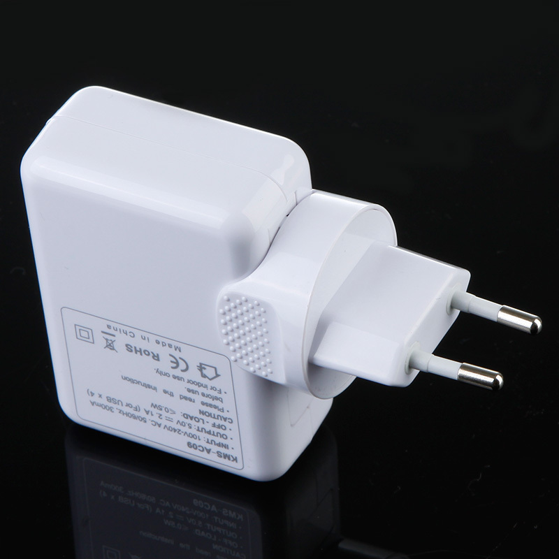 Nabíječka se 4 USB výstupy